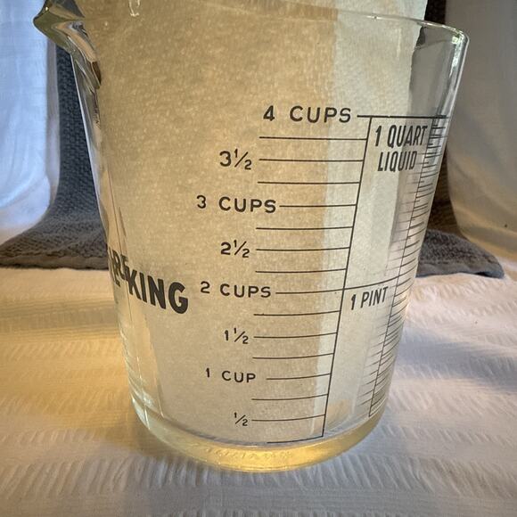 Vintage 4–Cup Fire King Measuring Cup with Blue Lettering #499 - Picture 4 of 14